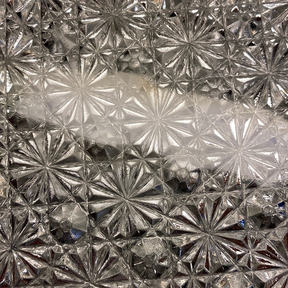 Vtg mid century set of 4 Indiana glass triangle daisy & button luncheon plates - Picture 3 of 9